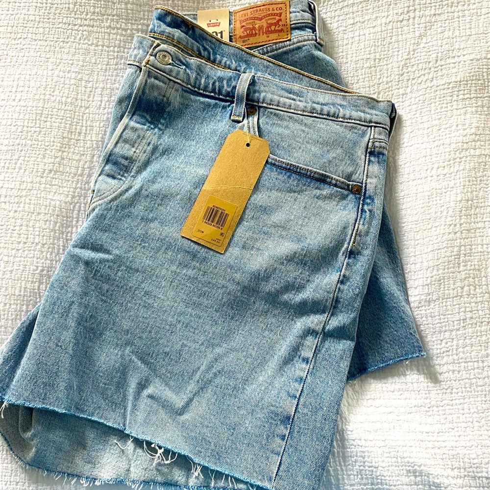 Levi high rise jean shorts size 20 NEVER WORN!